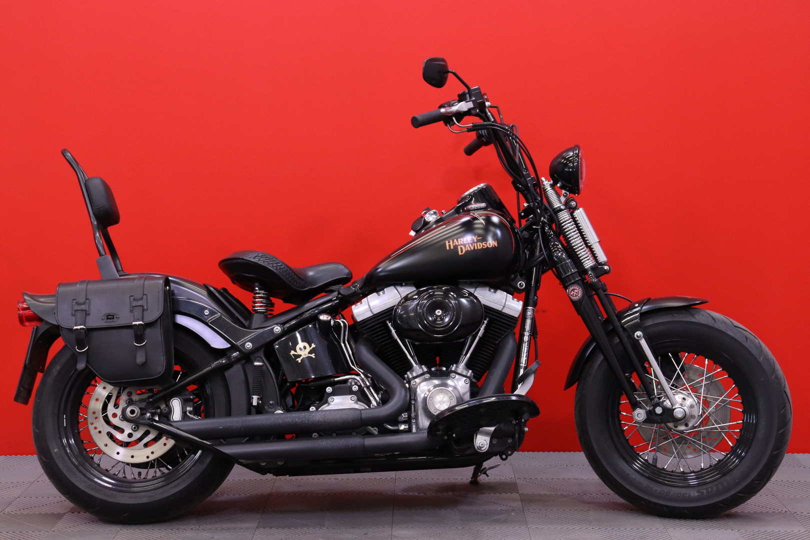 Harley-Davidson - SOFTAIL - FLSTSB X-Bones // Suomi-pyörä / Bassani / Juuri saapunut // - Moottoripyörä