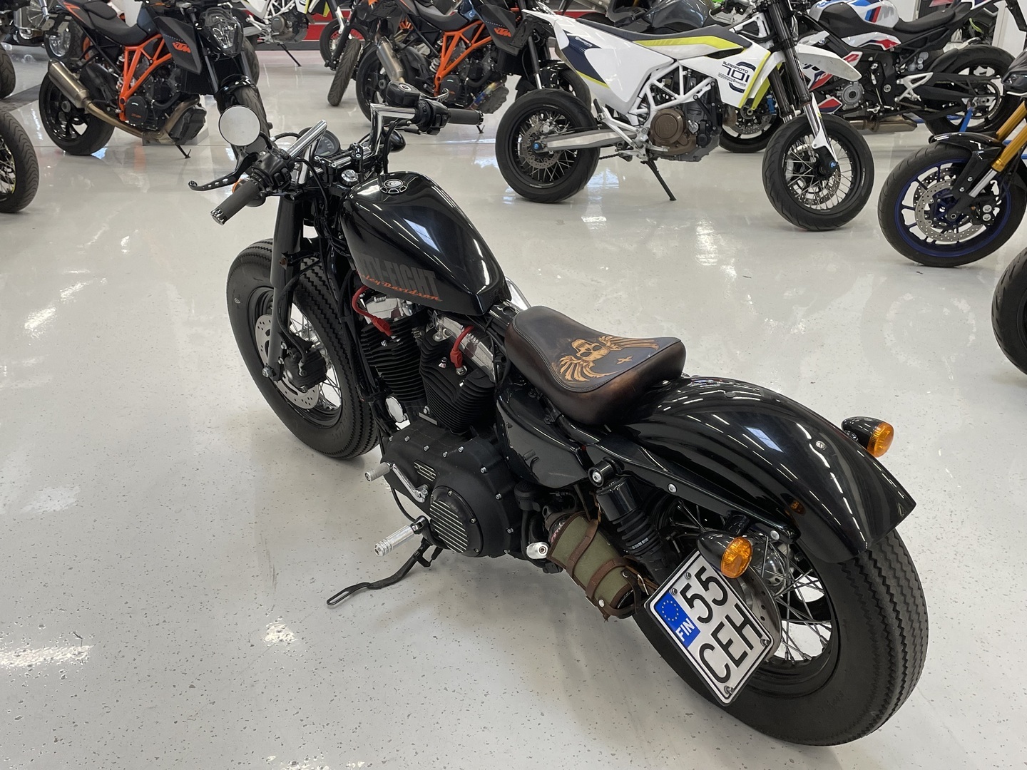 Harley-Davidson - SPORTSTER - XL 1200 X Forty-Eight // Suomi-pyörä / Vance Hines / Z Bar / Custom penkki // - Moottoripyörä