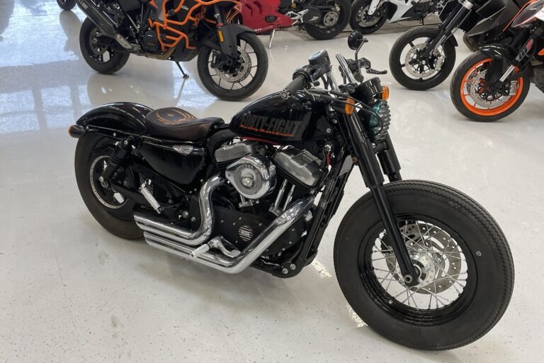 Harley-Davidson - SPORTSTER - XL 1200 X Forty-Eight // Suomi-pyörä / Vance Hines / Z Bar / Custom penkki // - Moottoripyörä