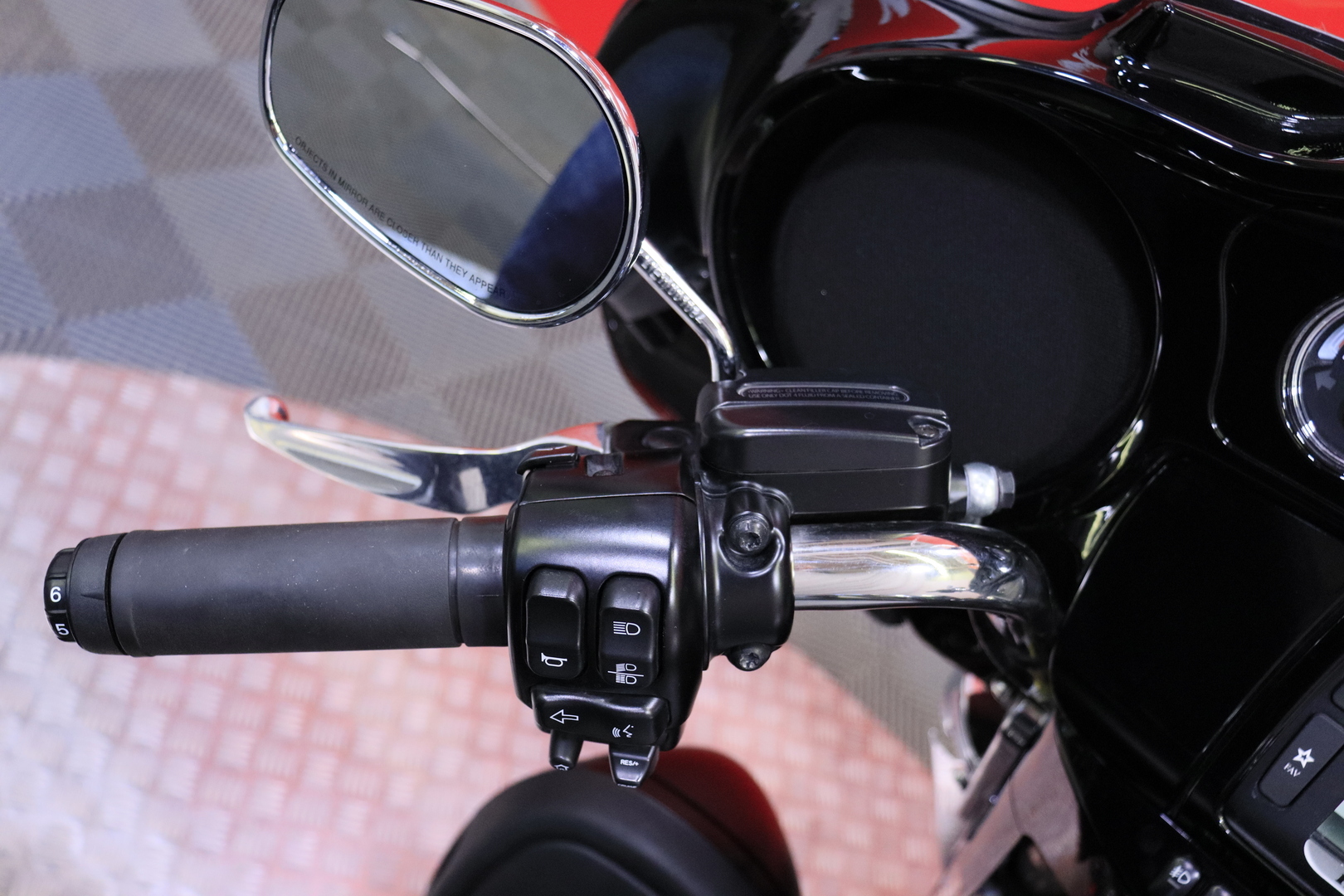 Harley-Davidson - TOURING - FLHTK Electre Glide Ultra Limited // Juuri saapunut! / Vakkari / Popit / Jalkalevyt // - Moottoripyörä