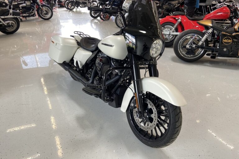 Harley-Davidson - Touring - FLHRXS Road King Special // Suomi-Pyörä / Vance&Hines / Cruise // - Moottoripyörä