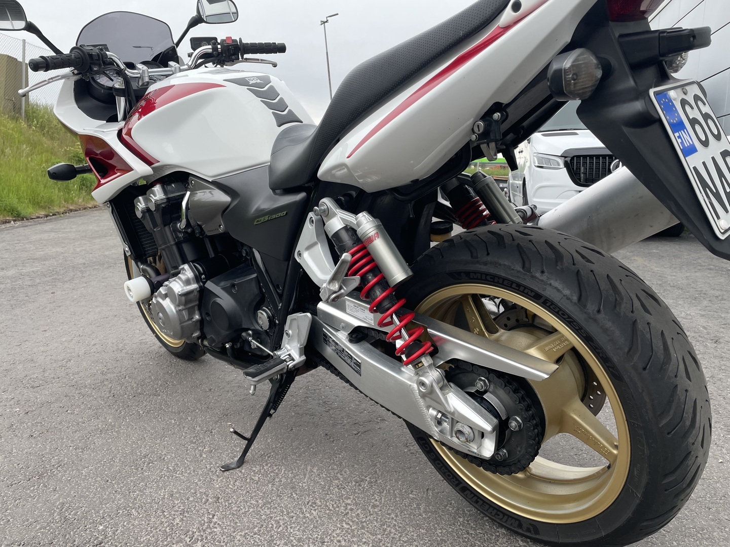 Honda - CB - 1300 S // Juuri saapunut! / Siistikuntoinen / Huoltokirja / Showa / Leovince // - Moottoripyörä
