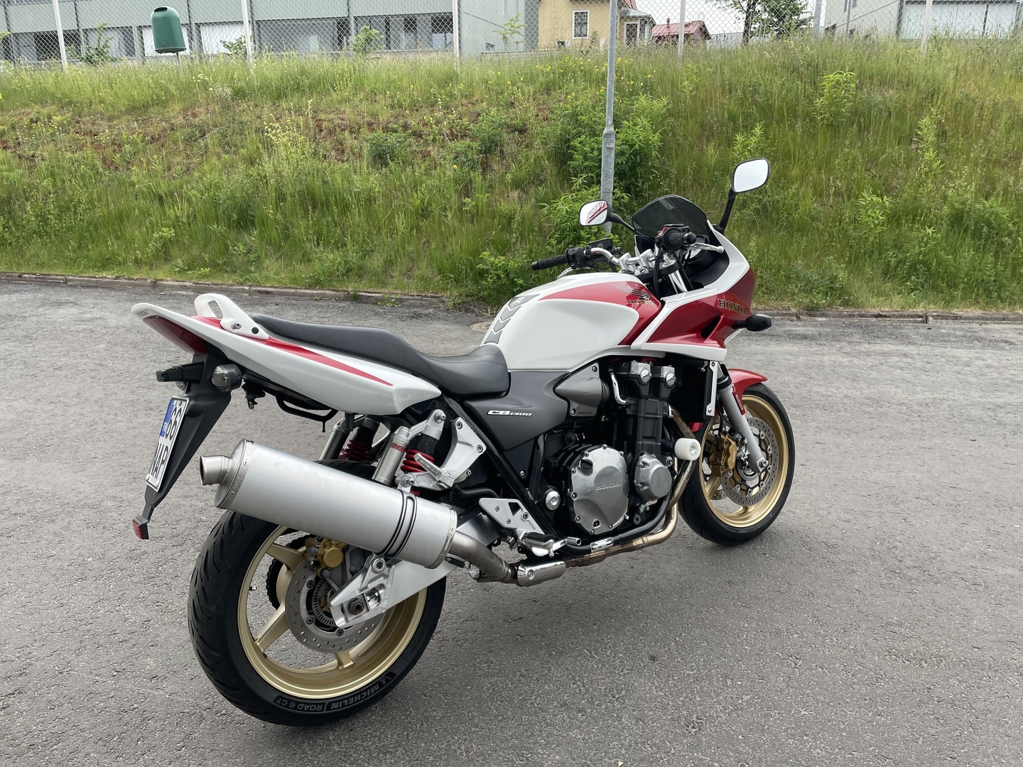 Honda - CB - 1300 S // Juuri saapunut! / Siistikuntoinen / Huoltokirja / Showa / Leovince // - Moottoripyörä
