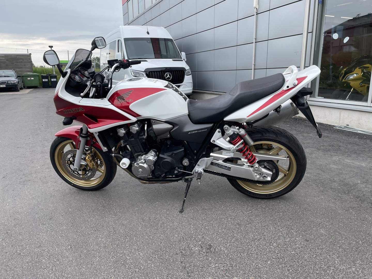 Honda - CB - 1300 S // Juuri saapunut! / Siistikuntoinen / Huoltokirja / Showa / Leovince // - Moottoripyörä