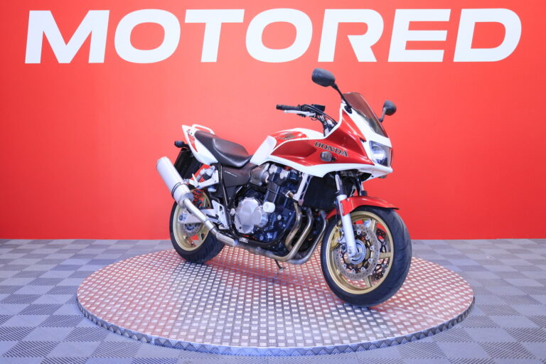 Honda - CB - 1300 S // Juuri saapunut! / Siistikuntoinen / Huoltokirja / Showa / Leovince // - Moottoripyörä