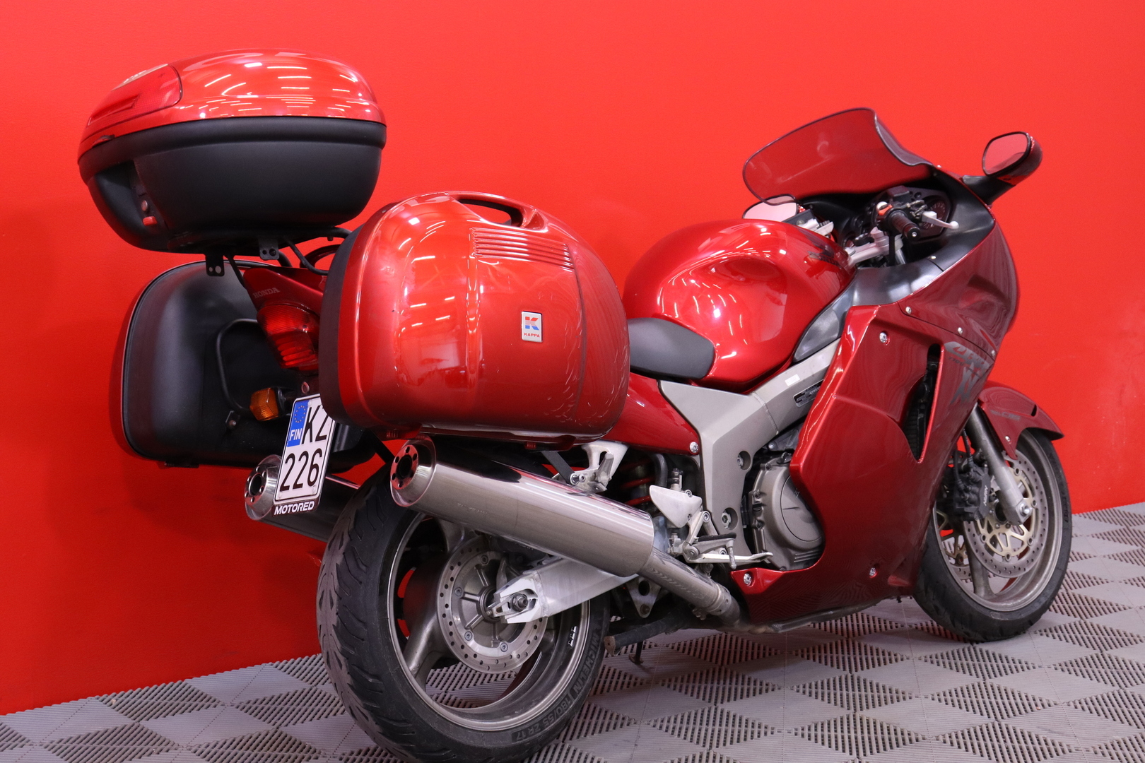 Honda - CBR - 1100 XX Super Blackbird // Suomi-pyörä / 3x Laukut / H.I.S.S. // - Moottoripyörä