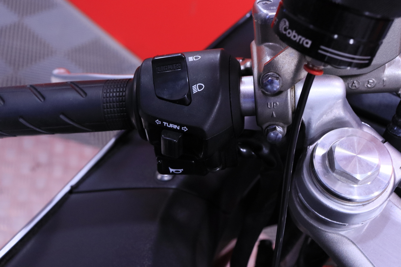Honda - CBR - 1100 XX Super Blackbird // Huoltokirja / Dominator / Suomi-pyörä // - Moottoripyörä