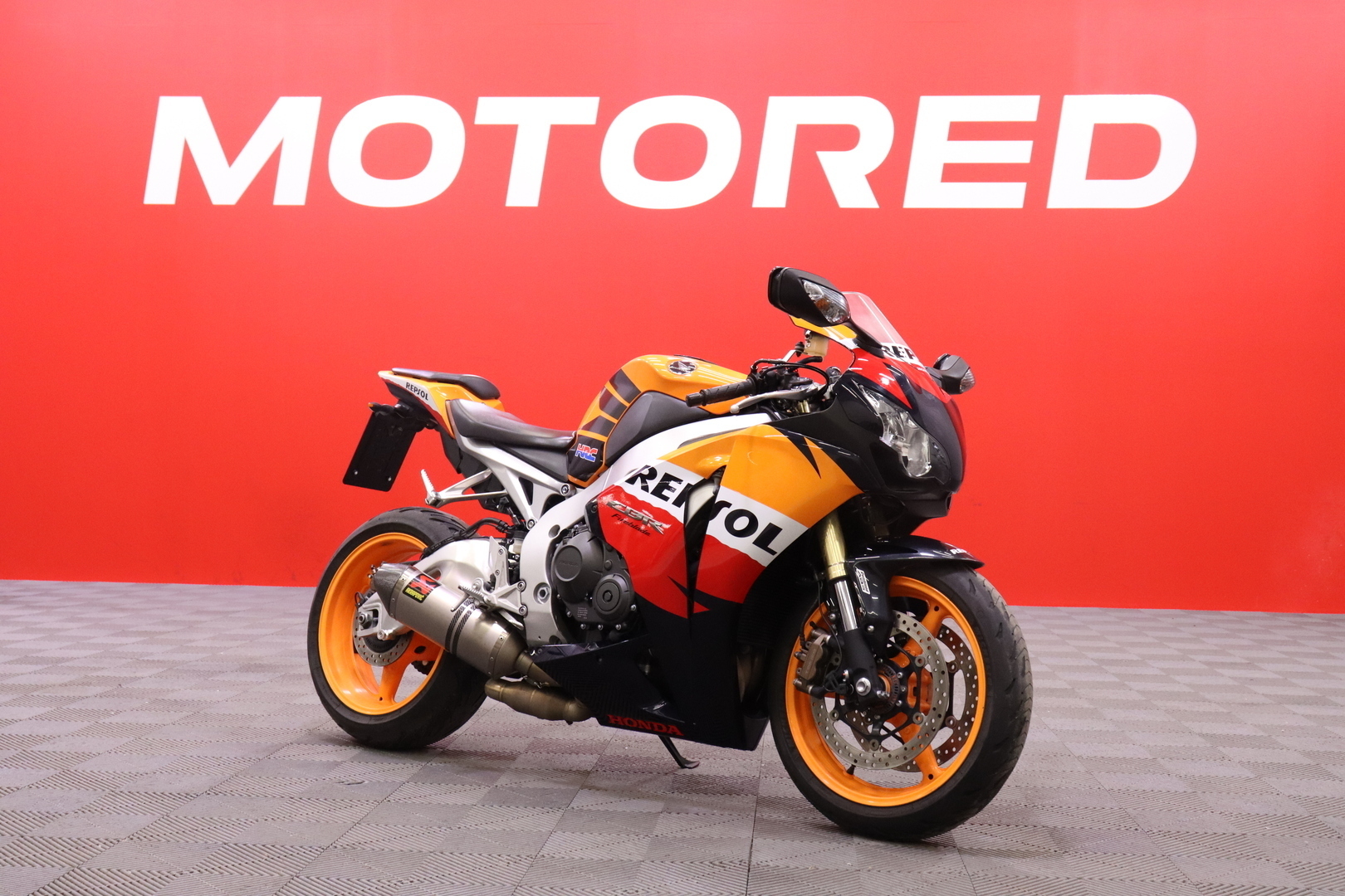 Honda - CBR - 1000 RR Fireblade // Suomi-Pyörä / Akrapovic / ABS / Huoltokirja // - Moottoripyörä