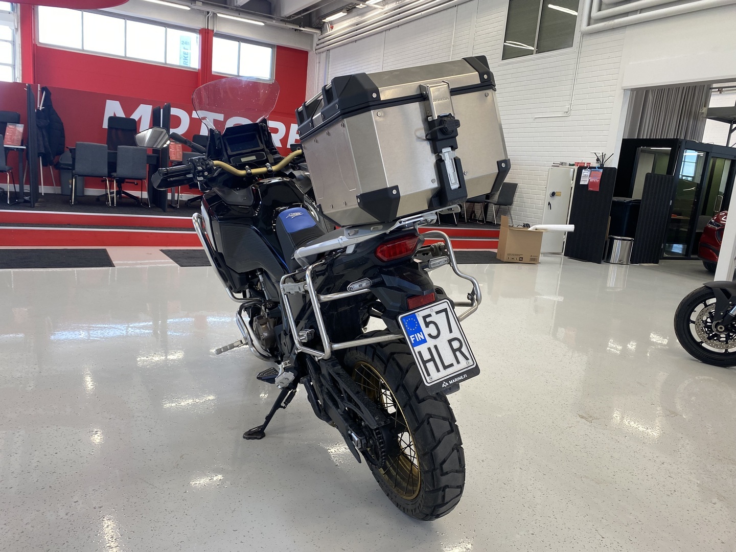 Honda - CRF - 1100L Africa twin DCT // Juuri saapunut / 3x laukut / Kaatumaraudat / Suomi-pyörä / Huoltokirja // - Moottoripyörä