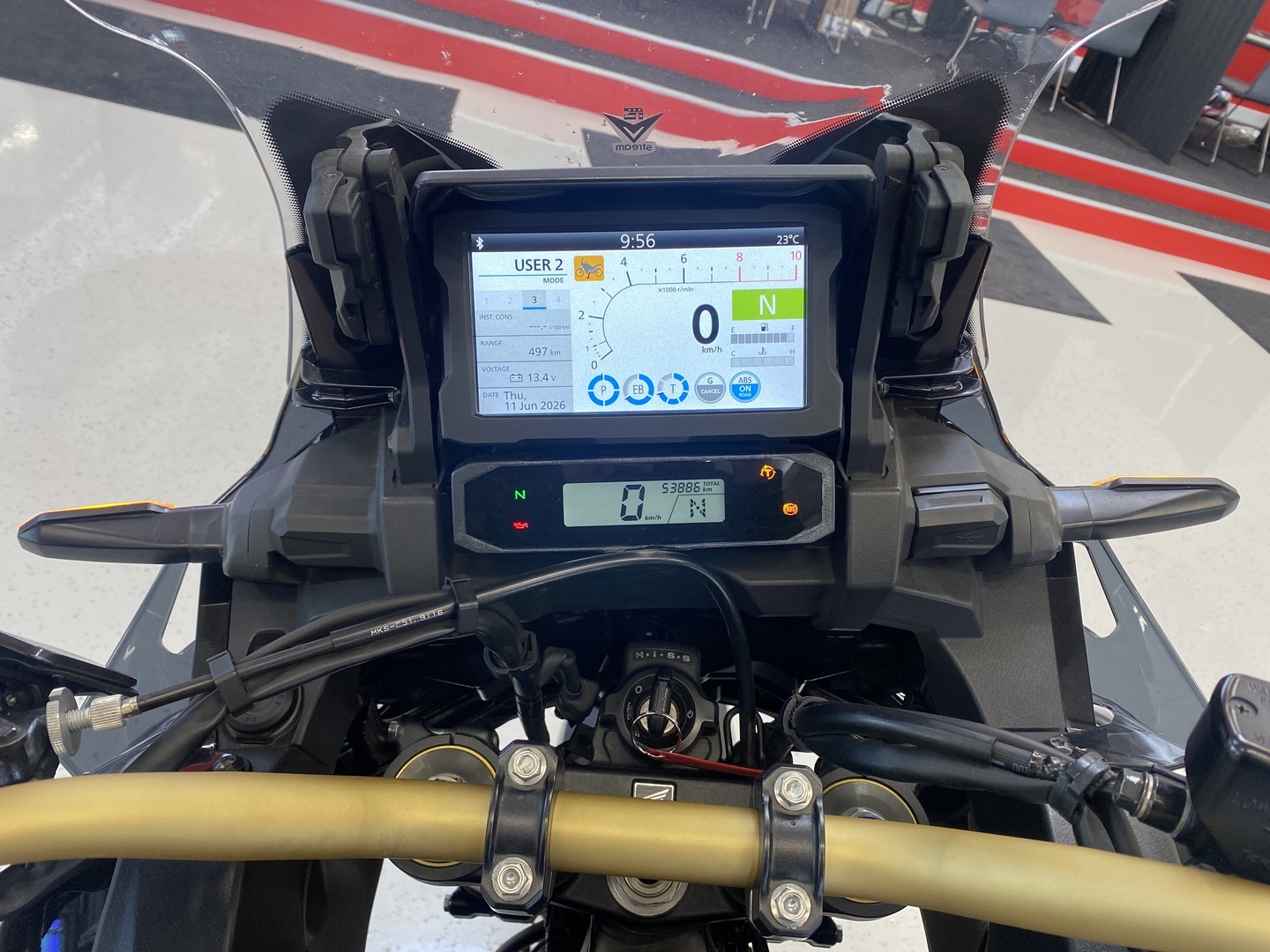 Honda - CRF - 1100L Africa twin DCT // Juuri saapunut / 3x laukut / Kaatumaraudat / Suomi-pyörä / Huoltokirja // - Moottoripyörä