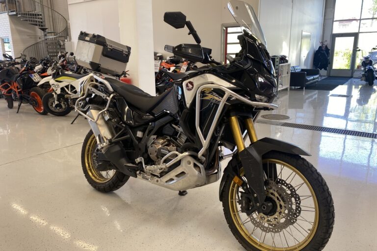 Honda - CRF - 1100L Africa twin DCT // Juuri saapunut / 3x laukut / Kaatumaraudat / Suomi-pyörä / Huoltokirja // - Moottoripyörä
