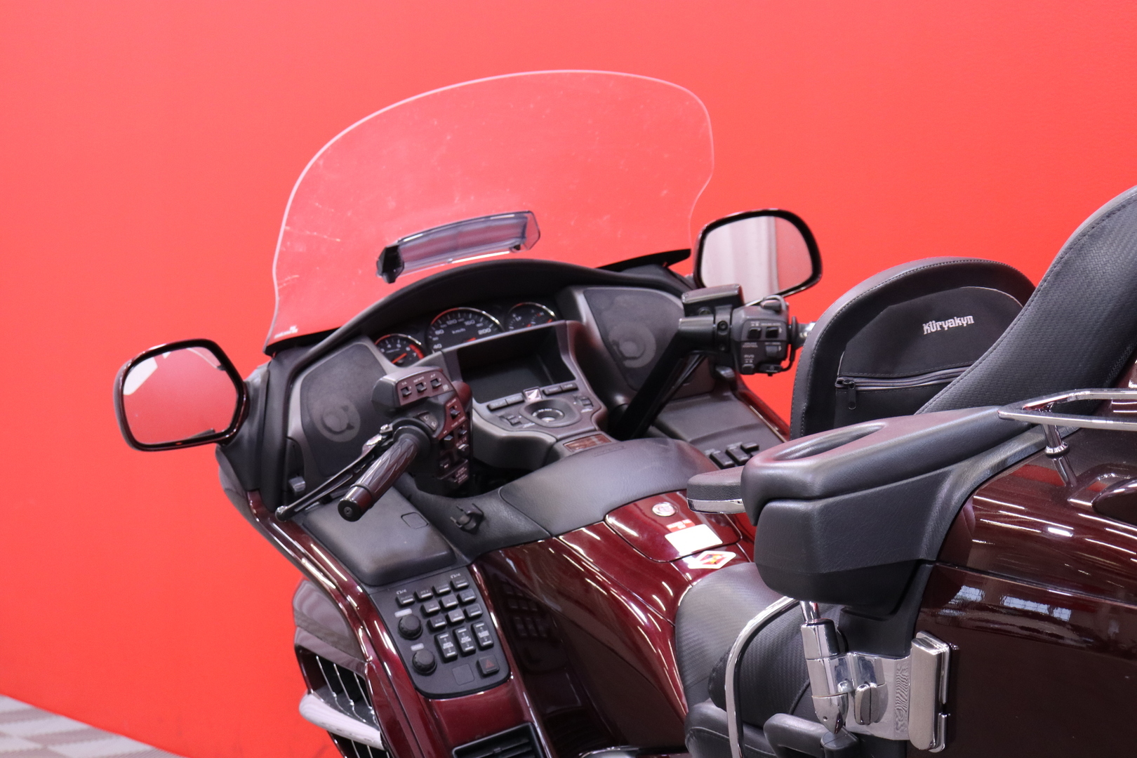Honda - GL - 1800 GoldWing // Airbag / Navi / Vakkari / Pakki / Radio // - Moottoripyörä