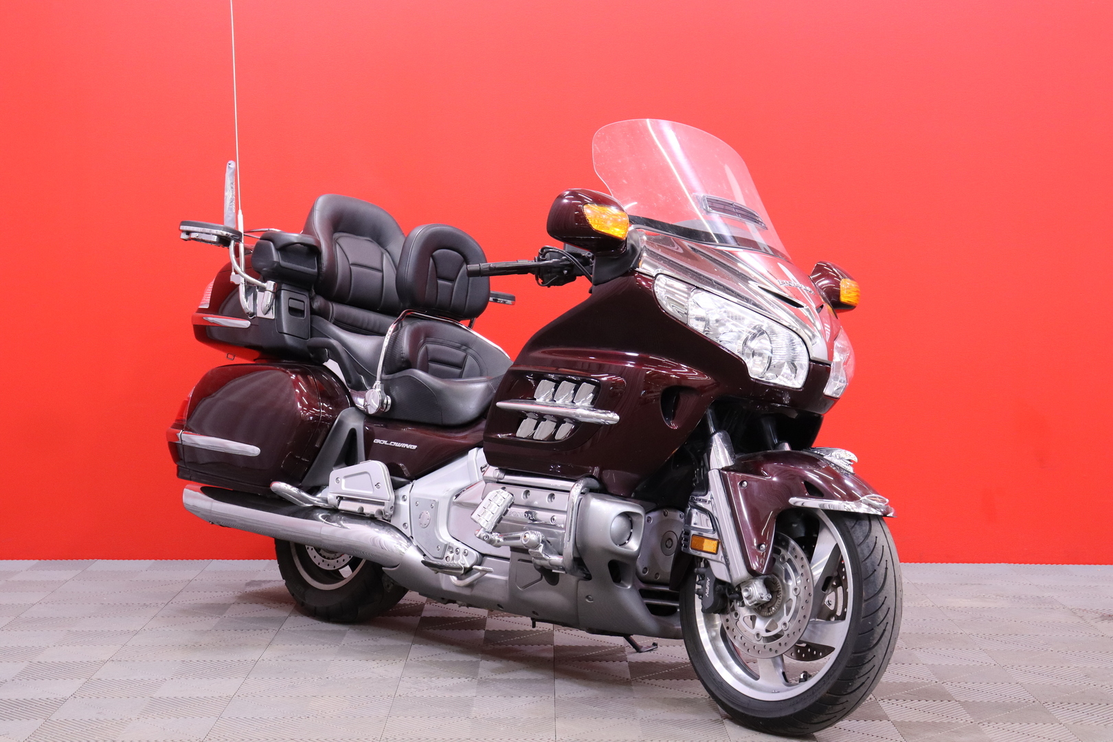 Honda - GL - 1800 GoldWing // Airbag / Navi / Vakkari / Pakki / Radio // - Moottoripyörä