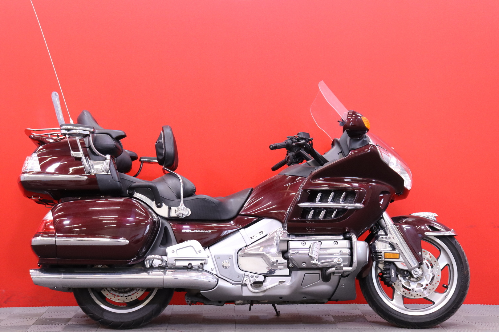 Honda - GL - 1800 GoldWing // Airbag / Navi / Vakkari / Pakki / Radio // - Moottoripyörä