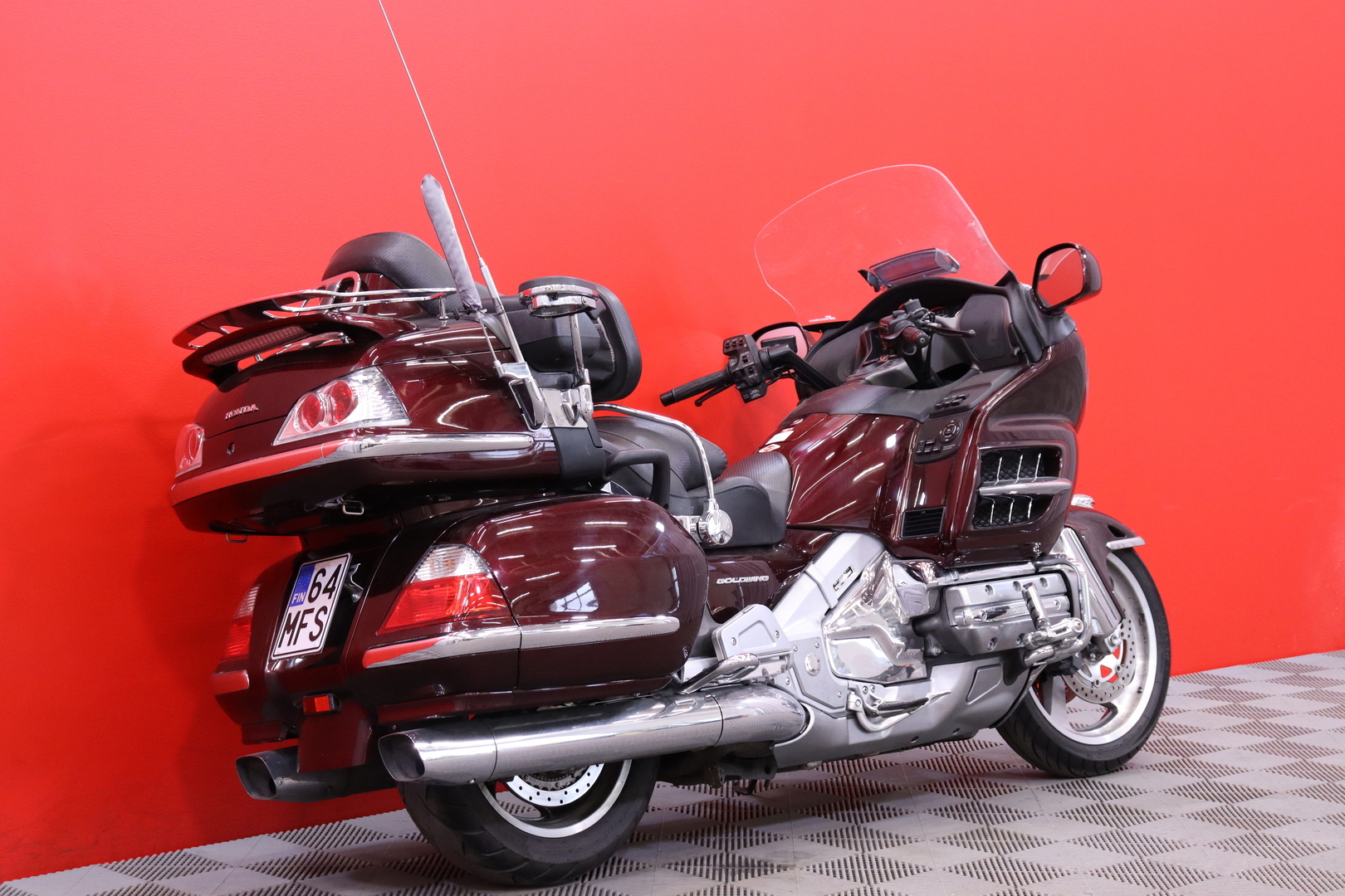 Honda - GL - 1800 GoldWing // Airbag / Navi / Vakkari / Pakki / Radio // - Moottoripyörä