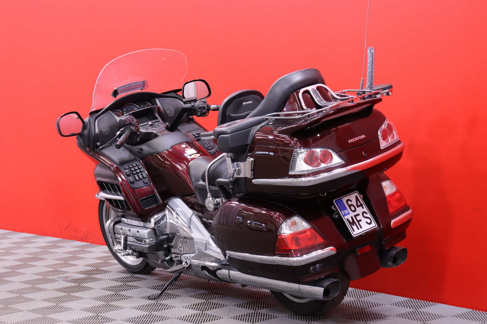Honda - GL - 1800 GoldWing // Airbag / Navi / Vakkari / Pakki / Radio // - Moottoripyörä