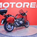 Honda - VFR - 1200 F // Juuri saapunut! / Suomi-pyörä / Akrapovic / Huoltokirja // - Moottoripyörä