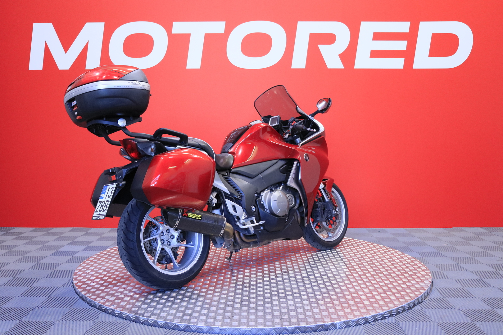 Honda - VFR - 1200 F // Juuri saapunut! / Suomi-pyörä / Akrapovic / Huoltokirja // - Moottoripyörä