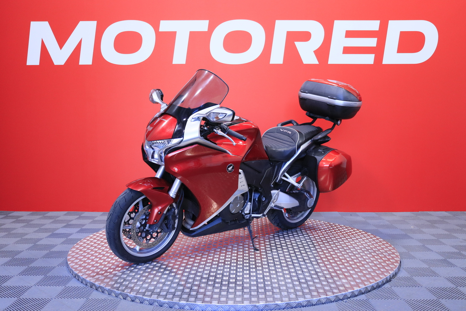 Honda - VFR - 1200 F // Juuri saapunut! / Suomi-pyörä / Akrapovic / Huoltokirja // - Moottoripyörä