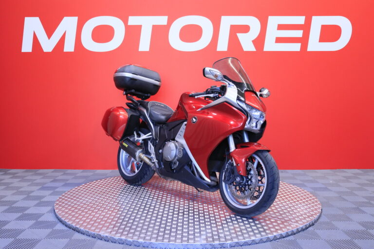 Honda - VFR - 1200 F // Juuri saapunut! / Suomi-pyörä / Akrapovic / Huoltokirja // - Moottoripyörä