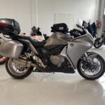 Honda - VFR - 1200 F // !Akrapovic / Huoltokirja / 4x laukut / Suomi-Pyörä // - Moottoripyörä