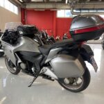 Honda - VFR - 1200 F // !Akrapovic / Huoltokirja / 4x laukut / Suomi-Pyörä // - Moottoripyörä