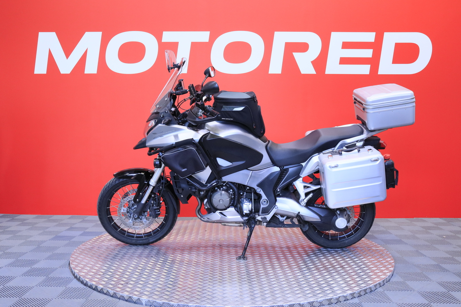 Honda - VFR - 1200 X Crosstourer // Navigointi / 4x laukut / ABS / TC // - Moottoripyörä