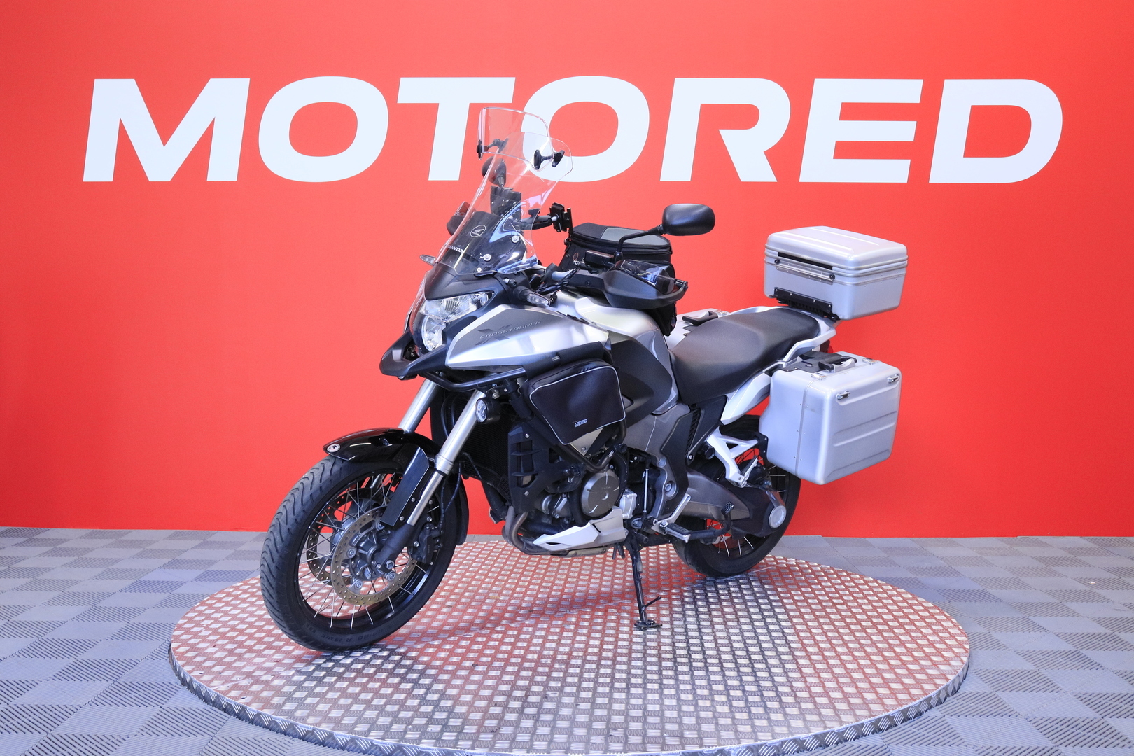 Honda - VFR - 1200 X Crosstourer // Navigointi / 4x laukut / ABS / TC // - Moottoripyörä