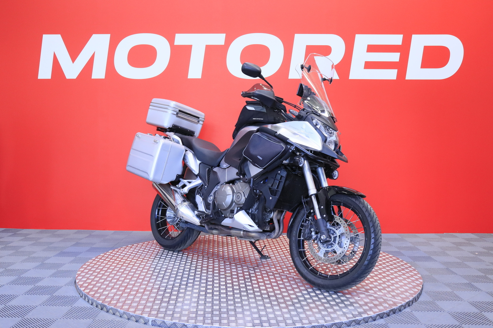 Honda - VFR - 1200 X Crosstourer // Navigointi / 4x laukut / ABS / TC // - Moottoripyörä