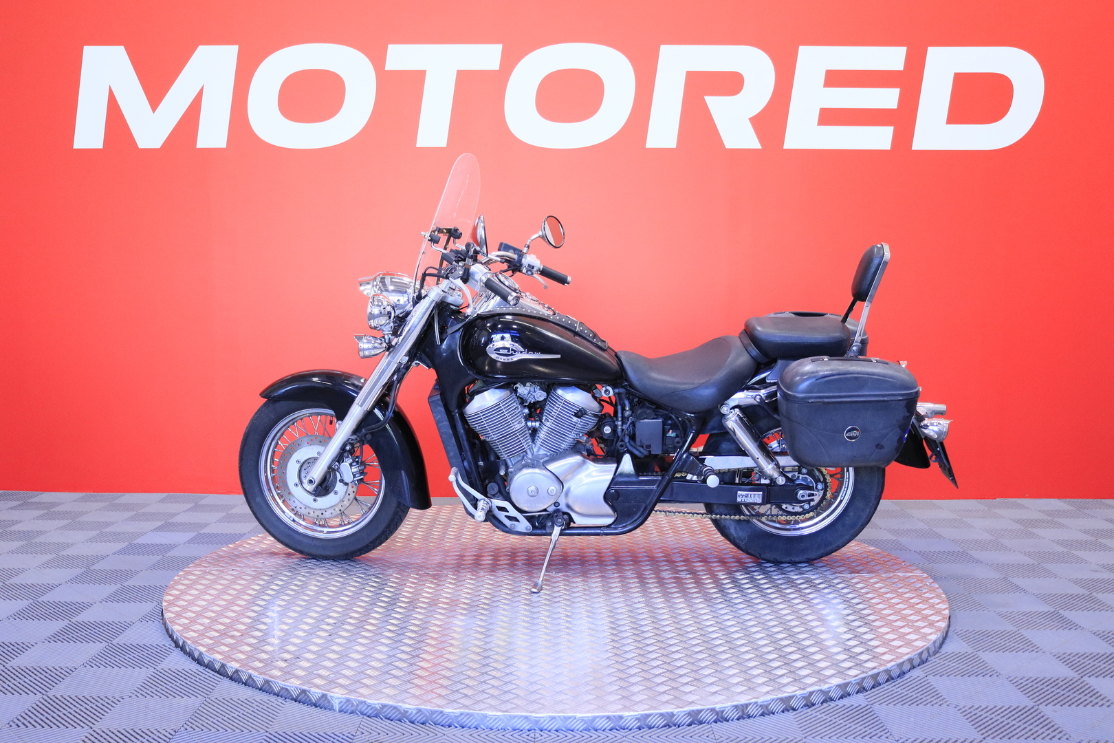 Honda - VT - 750C2 SHADOW // Myydään Huutokaupat.com! / Suomipyörä / Huollettu / Vance&Hines / Laukut / Tuulilasi // - Moottoripyörä