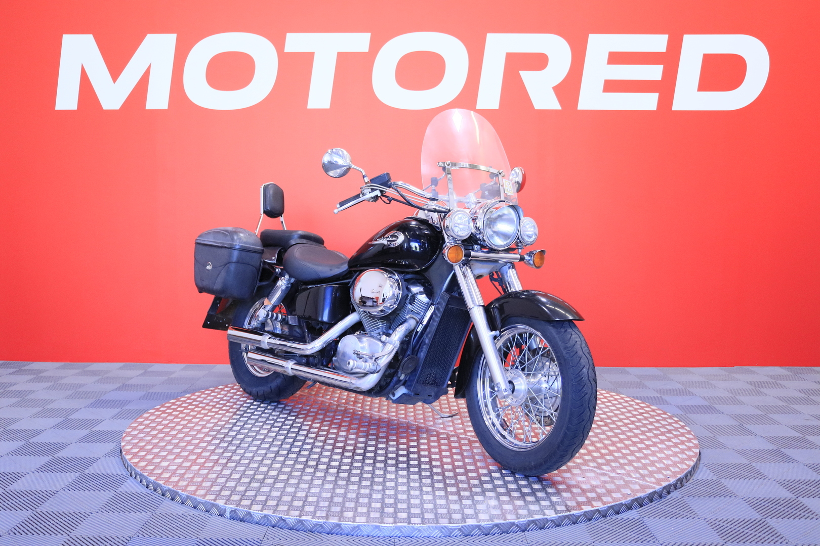 Honda - VT - 750C2 SHADOW // Myydään Huutokaupat.com! / Suomipyörä / Huollettu / Vance&Hines / Laukut / Tuulilasi // - Moottoripyörä