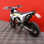 Husqvarna - 701 - Supermoto // ABS / LED-vilkut / Akrapovic / 2x avain / Brembo // - Moottoripyörä