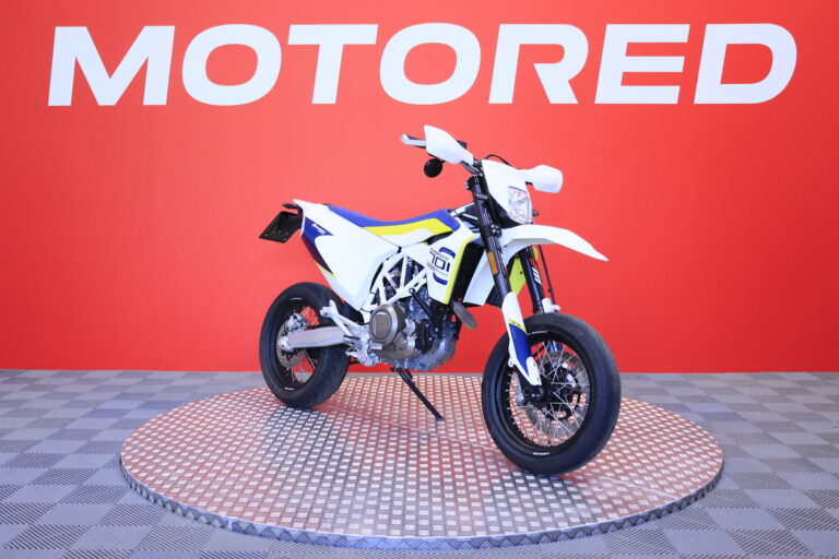 Husqvarna - 701 - Supermoto // Akrapovic / WP / Huoltokirja // - Moottoripyörä