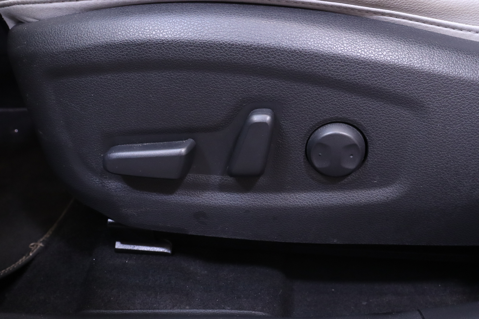Hyundai - KONA - electric 64 kWh 204 hv Style MY21 // Navi / Krell / Nahkapenkit/ Kamera / ACC / HUD / BLIS / Ilmastoidut penkit // - Maastoauto