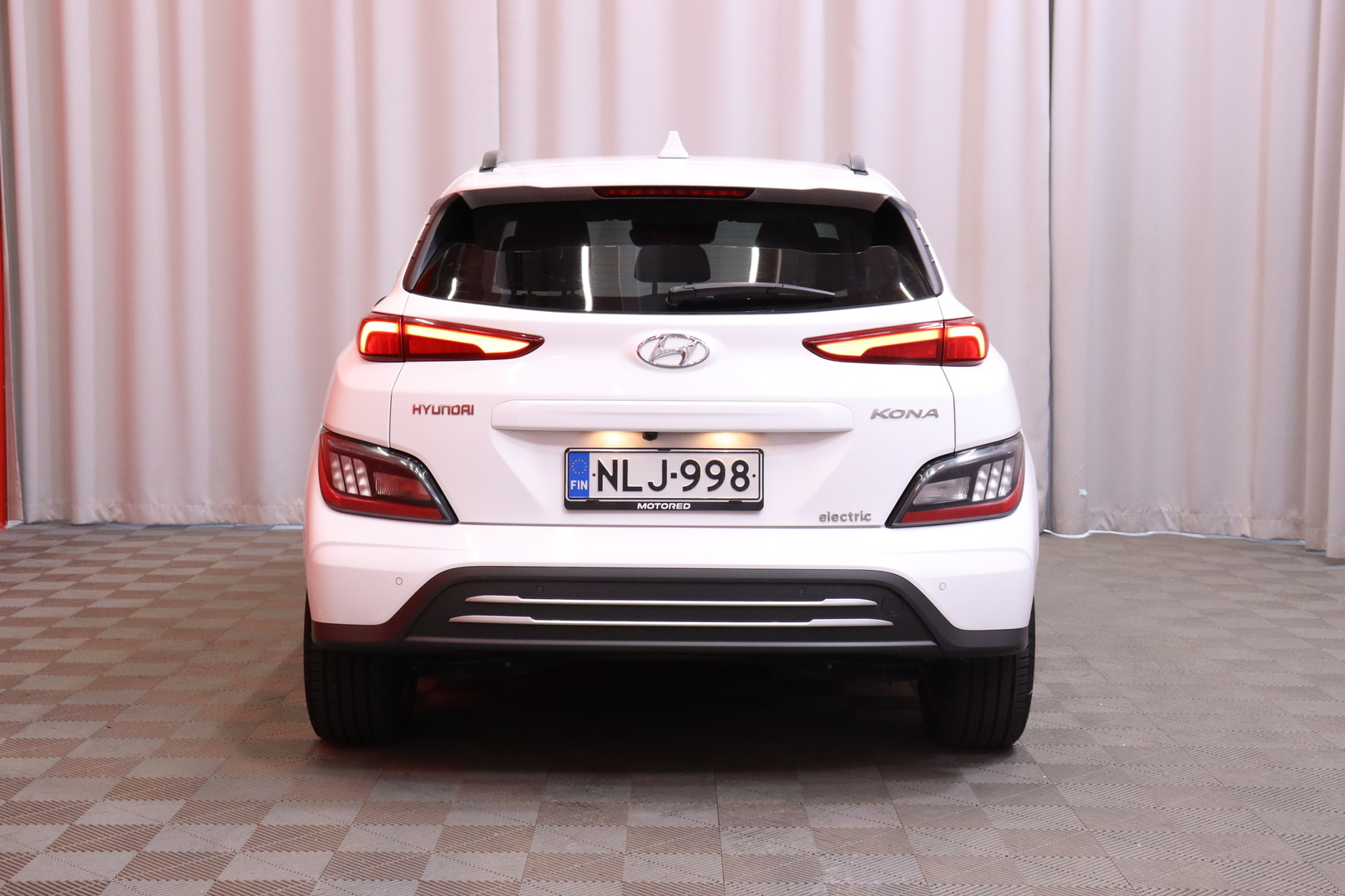 Hyundai - KONA - electric 64 kWh 204 hv Style MY21 // Navi / Krell / Nahkapenkit/ Kamera / ACC / HUD / BLIS / Ilmastoidut penkit // - Maastoauto