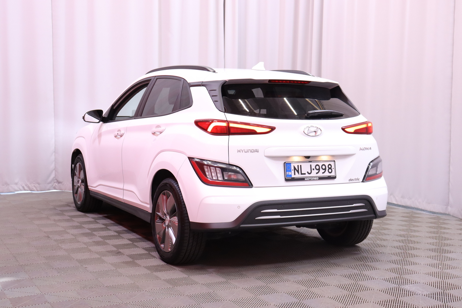 Hyundai - KONA - electric 64 kWh 204 hv Style MY21 // Navi / Krell / Nahkapenkit/ Kamera / ACC / HUD / BLIS / Ilmastoidut penkit // - Maastoauto