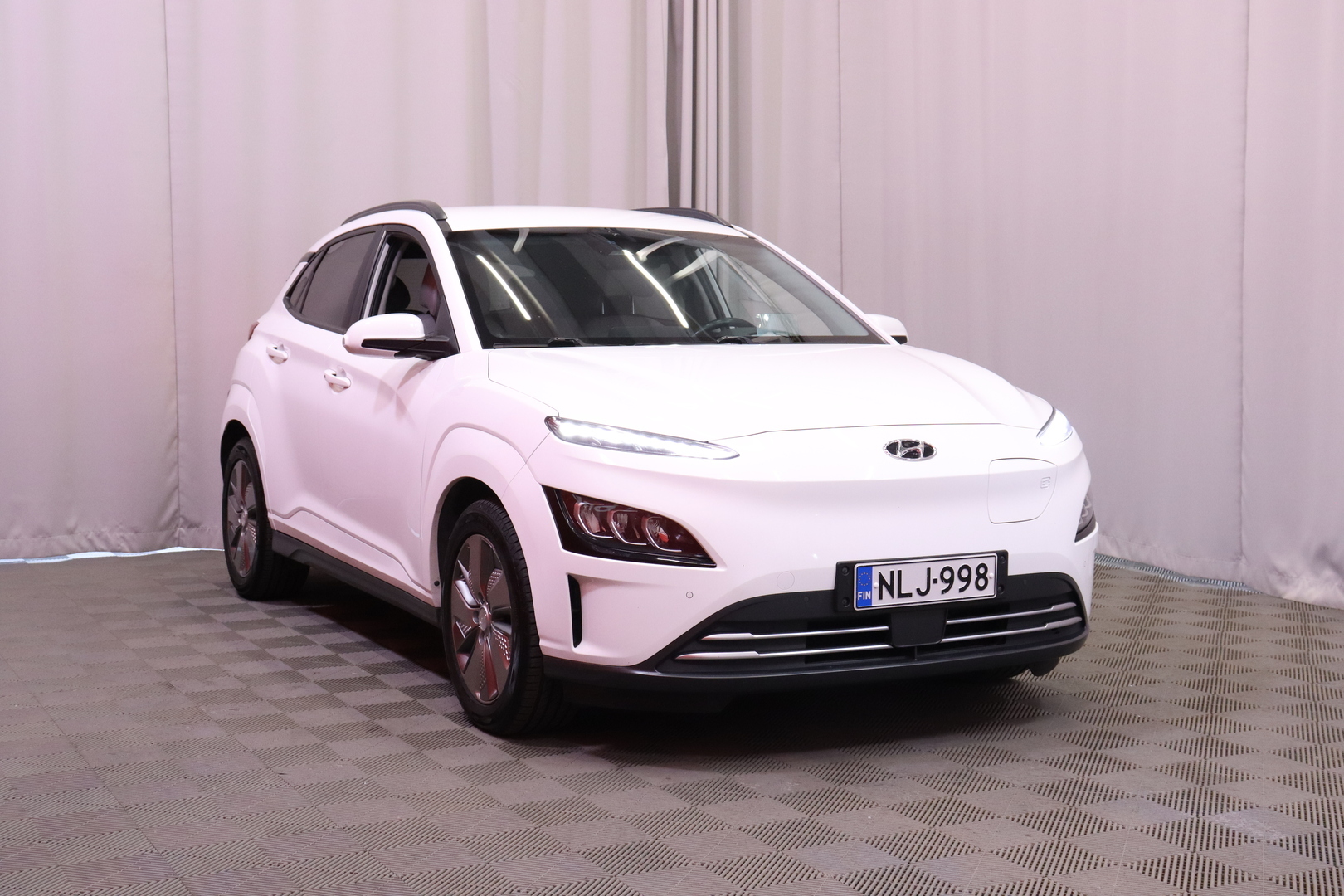 Hyundai - KONA - electric 64 kWh 204 hv Style MY21 // Navi / Krell / Nahkapenkit/ Kamera / ACC / HUD / BLIS / Ilmastoidut penkit // - Maastoauto