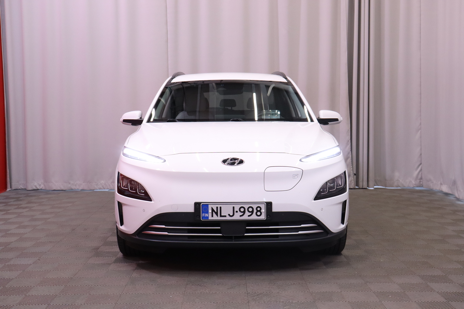 Hyundai - KONA - electric 64 kWh 204 hv Style MY21 // Navi / Krell / Nahkapenkit/ Kamera / ACC / HUD / BLIS / Ilmastoidut penkit // - Maastoauto