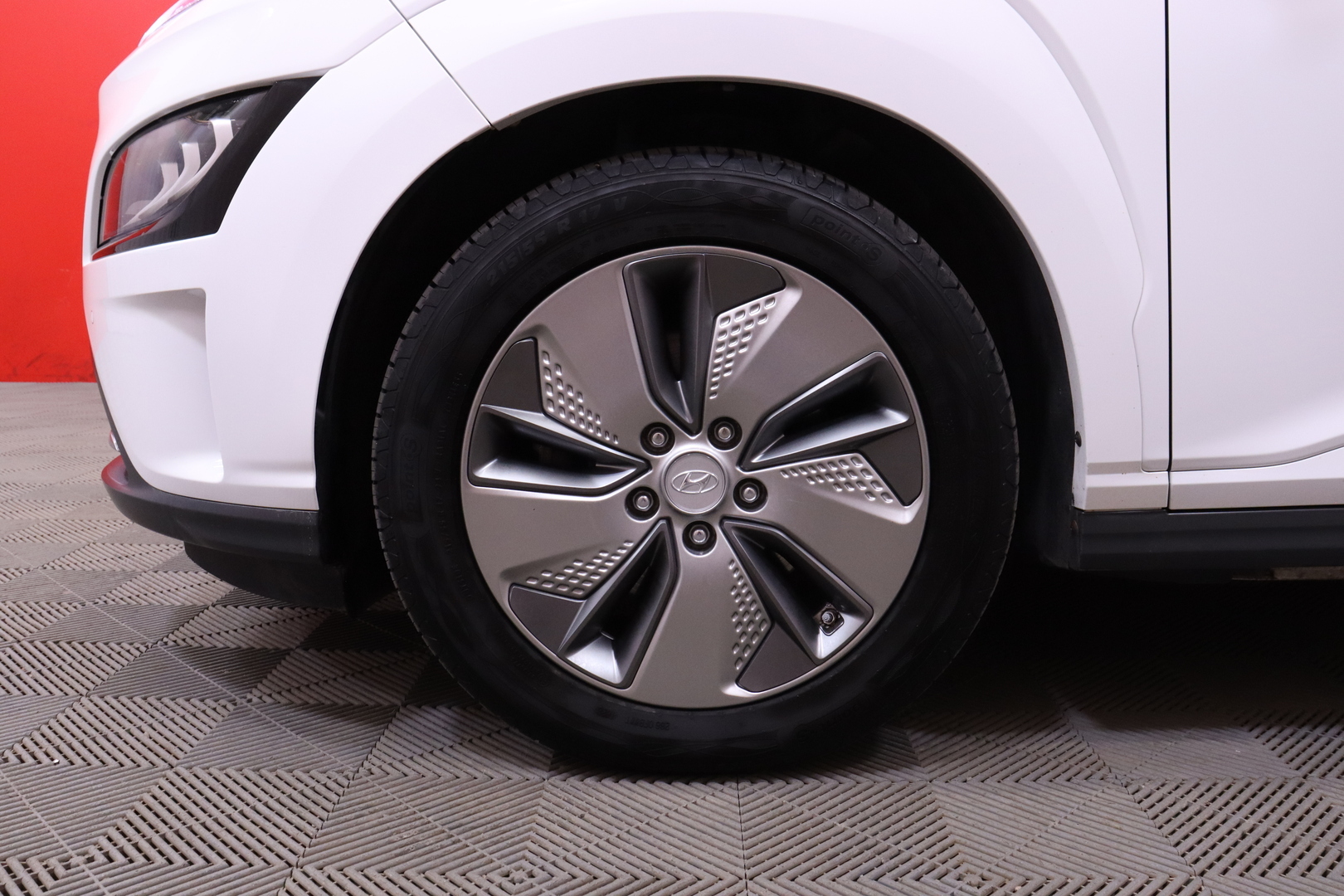Hyundai - KONA - electric 64 kWh 204 hv Style MY21 // Navi / Krell / Nahkapenkit/ Kamera / ACC / HUD / BLIS / Ilmastoidut penkit // - Maastoauto