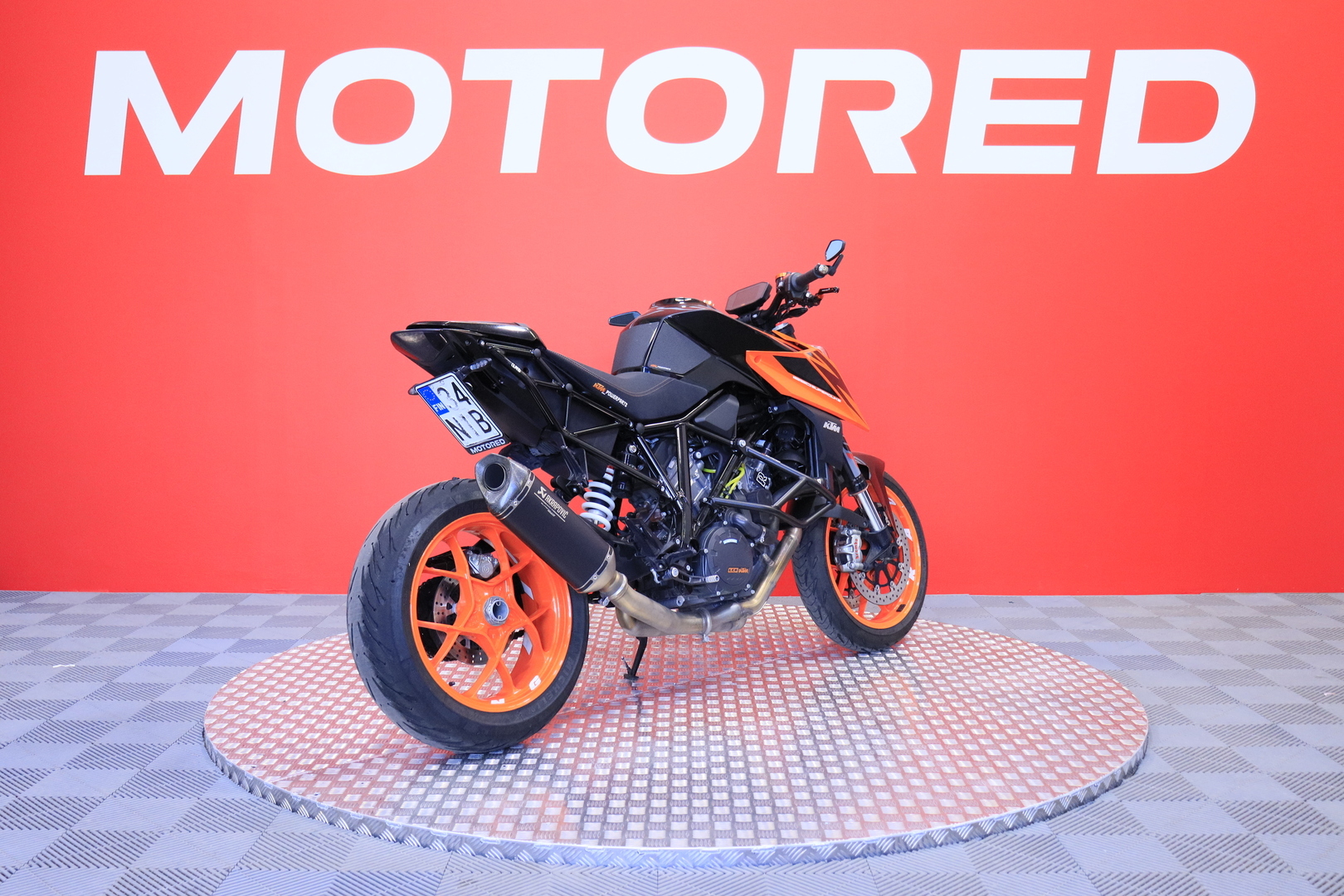 KTM - 1290 - Super Duke R // Powerparts / Suomi pyörä / Shifteri / Akrapovic / Kaatumaraudat // - Moottoripyörä