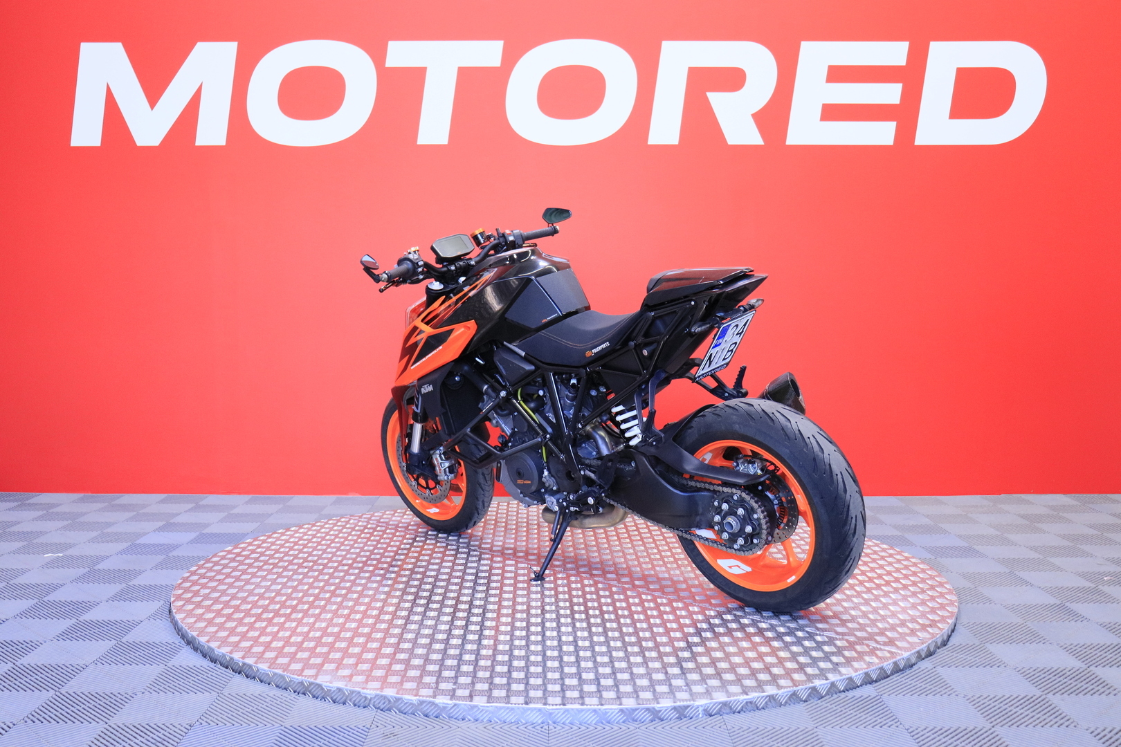 KTM - 1290 - Super Duke R // Powerparts / Suomi pyörä / Shifteri / Akrapovic / Kaatumaraudat // - Moottoripyörä