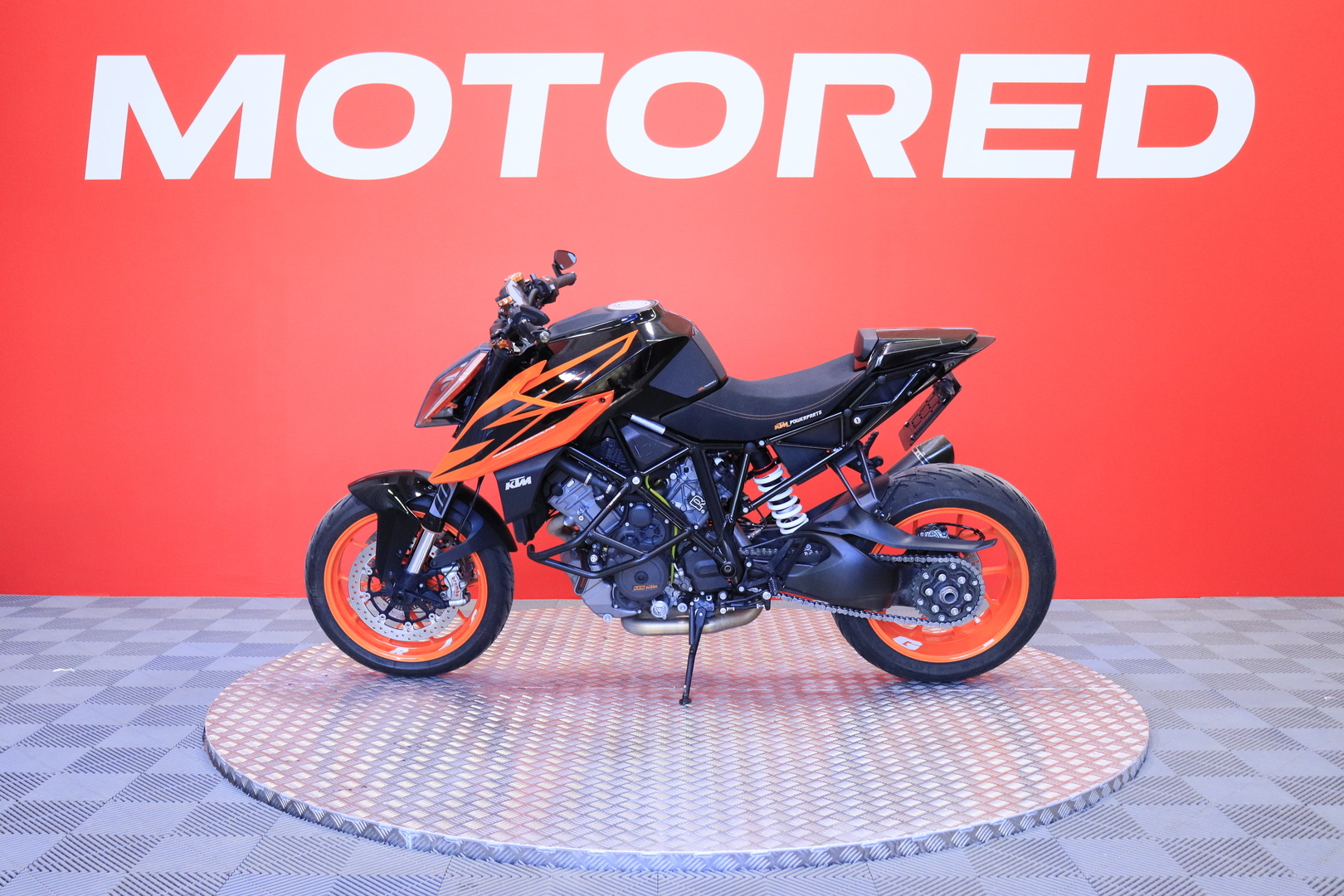 KTM - 1290 - Super Duke R // Powerparts / Suomi pyörä / Shifteri / Akrapovic / Kaatumaraudat // - Moottoripyörä