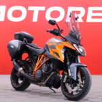 KTM - 1290 - Super Duke GT // Huippuvarusteet / 1-Om / Akrapovic / 3x laukut / Huoltokirja // - Moottoripyörä