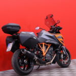 KTM - 1290 - Super Duke GT // Huippuvarusteet / 1-Om / Akrapovic / 3x laukut / Huoltokirja // - Moottoripyörä