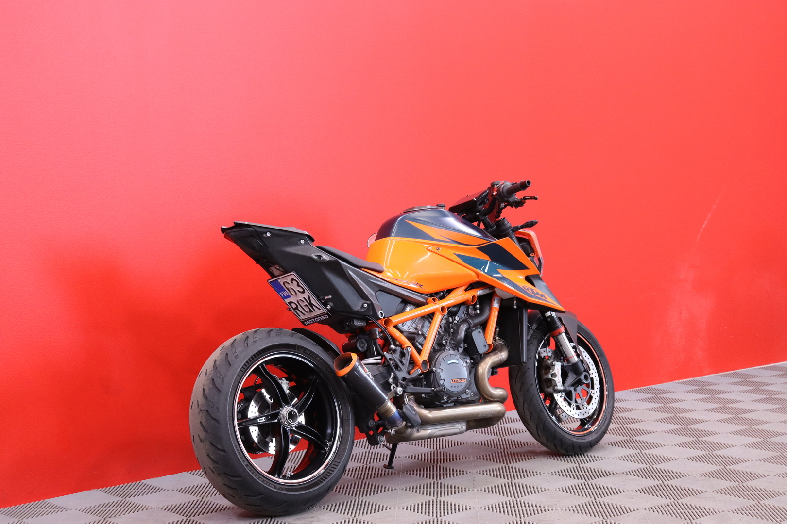 KTM - 1290 - Super Duke R // AR / Quickshifter+ / MTC+MSR / Keyless Ride / Launch Control // - Moottoripyörä