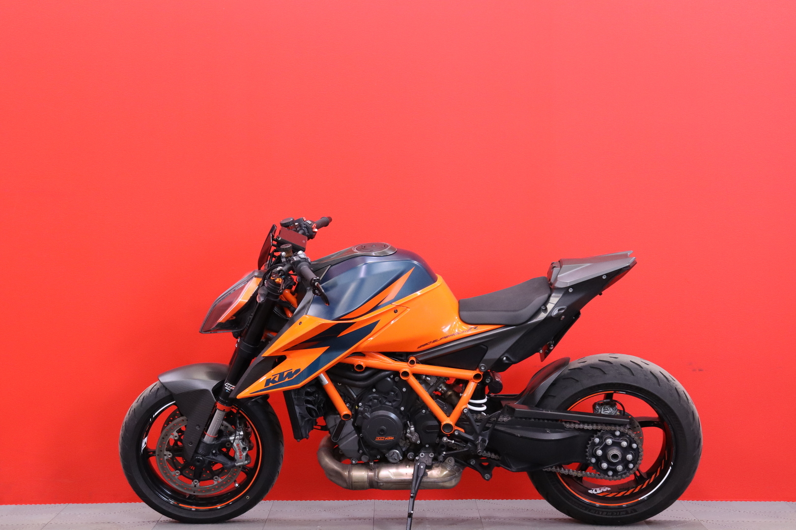 KTM - 1290 - Super Duke R // AR / Quickshifter+ / MTC+MSR / Keyless Ride / Launch Control // - Moottoripyörä