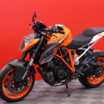 KTM - 1290 - Super Duke R // Suomi-pyörä / Akrapovic / 30tkm huolto tehty / Tarrasarja / TC / ABS // - Moottoripyörä