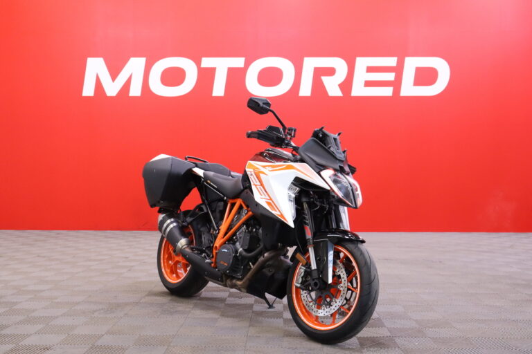 KTM - 1290 - Super Duke GT // MTC / Shifter+ / Sivulaukut / Vakkari / Keyless / Bluetooth / Penkinlämmittimet // - Moottoripyörä