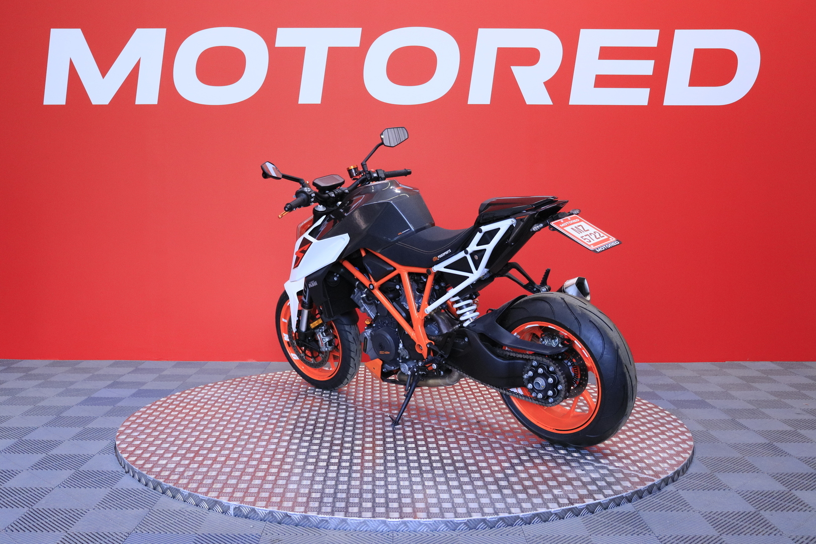 KTM - 1290 - Super Duke R // Spark / Powerparts / Shifter+ / Vakkari / MTC / ABS / Sisään ajettu! // - Moottoripyörä