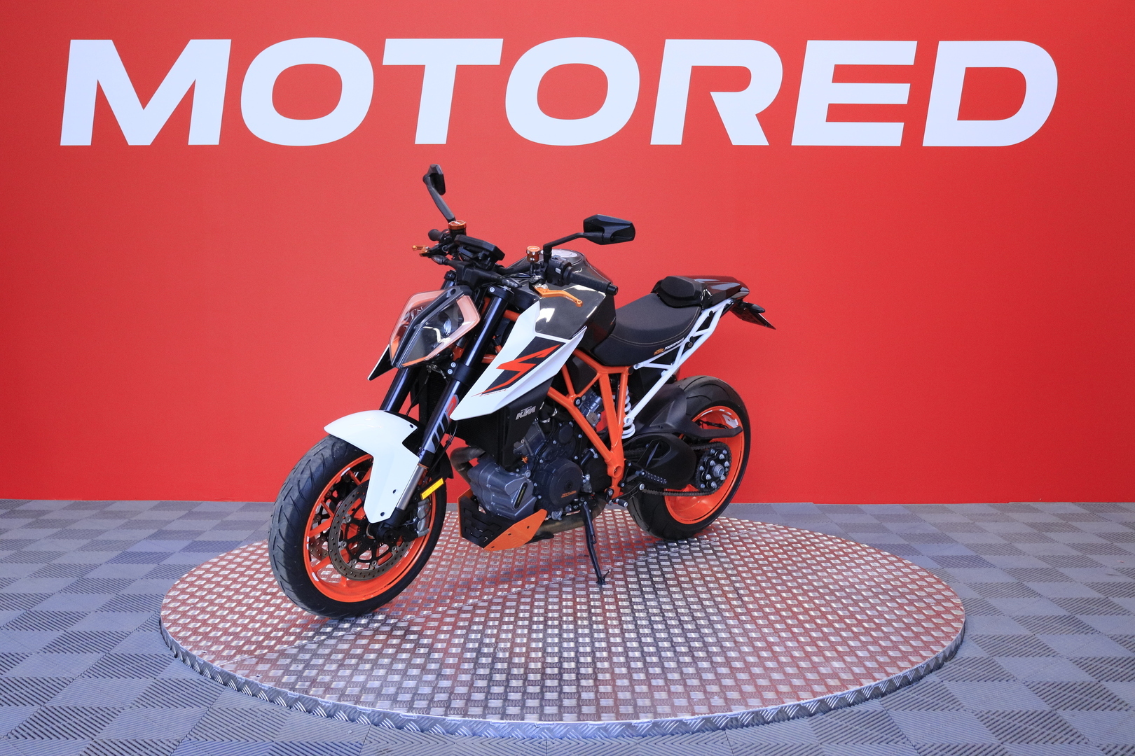 KTM - 1290 - Super Duke R // Spark / Powerparts / Shifter+ / Vakkari / MTC / ABS / Sisään ajettu! // - Moottoripyörä